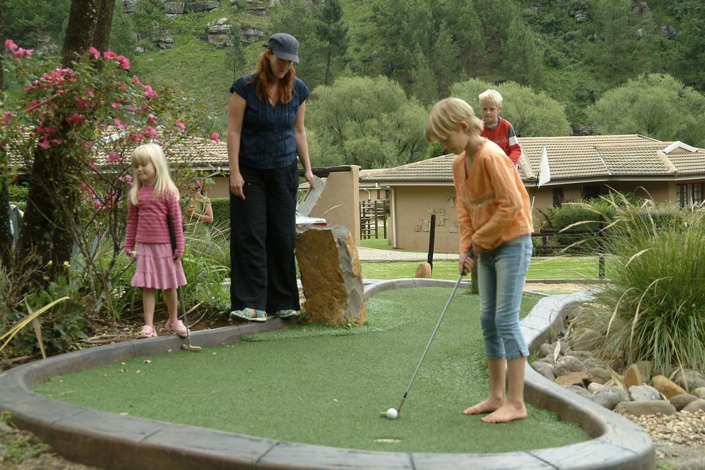 Gooderson Leisure Mountain View Cottages Self Catering And Timeshare Resort Drakensberg Garden Extérieur photo